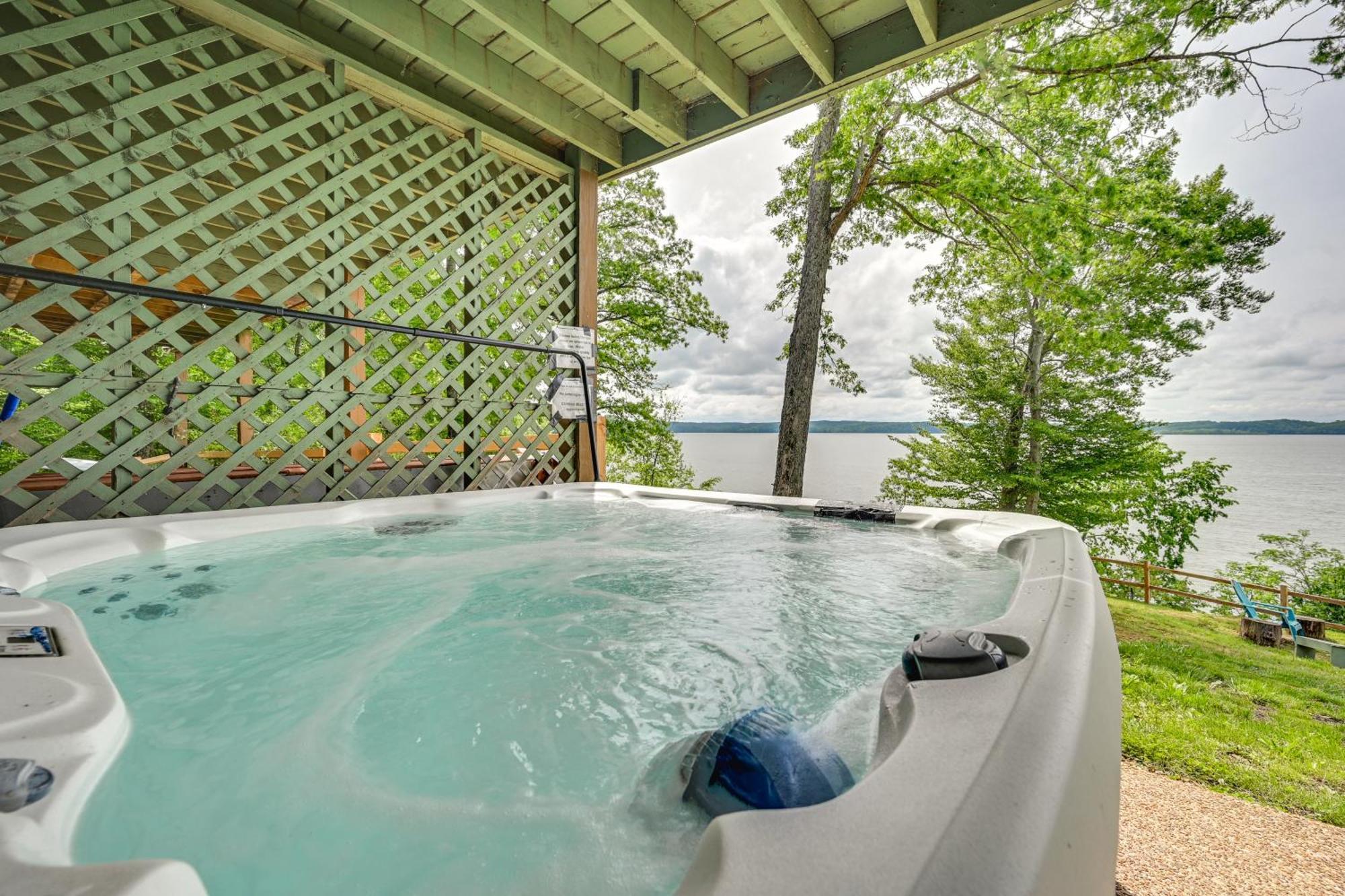 Fox Berry Hill - Lakefront With Dock, Launch & Hot Tub Waverly Exterior foto