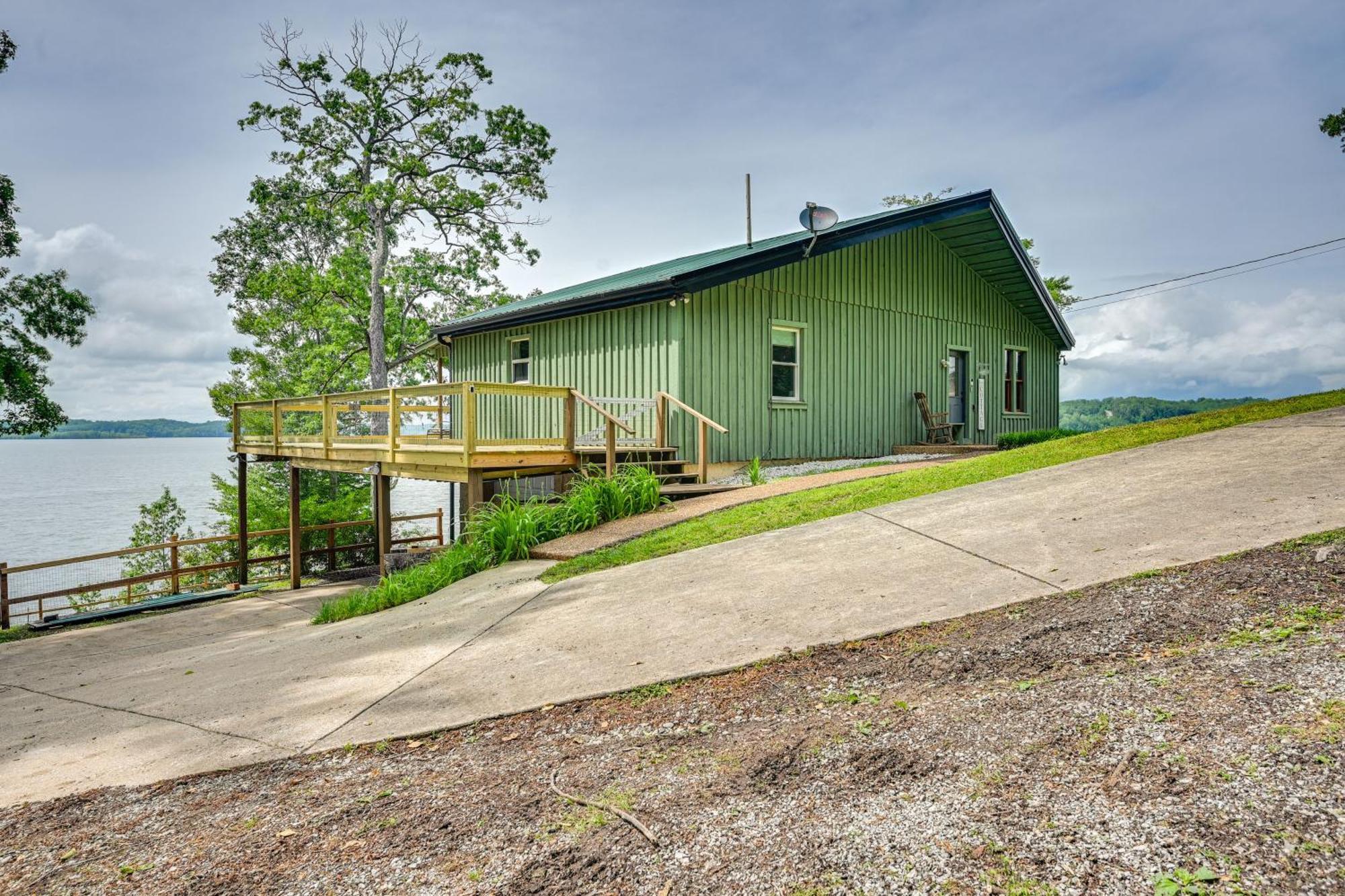 Fox Berry Hill - Lakefront With Dock, Launch & Hot Tub Waverly Exterior foto