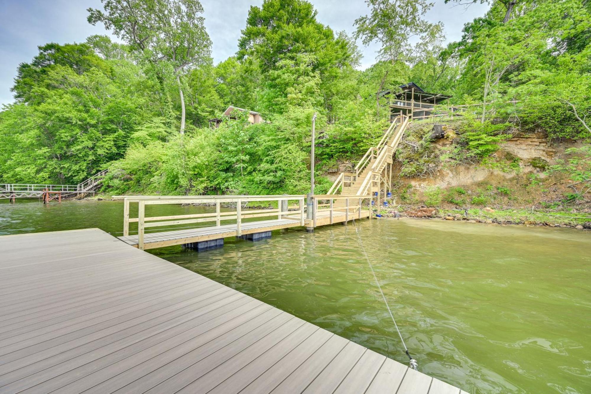 Fox Berry Hill - Lakefront With Dock, Launch & Hot Tub Waverly Exterior foto