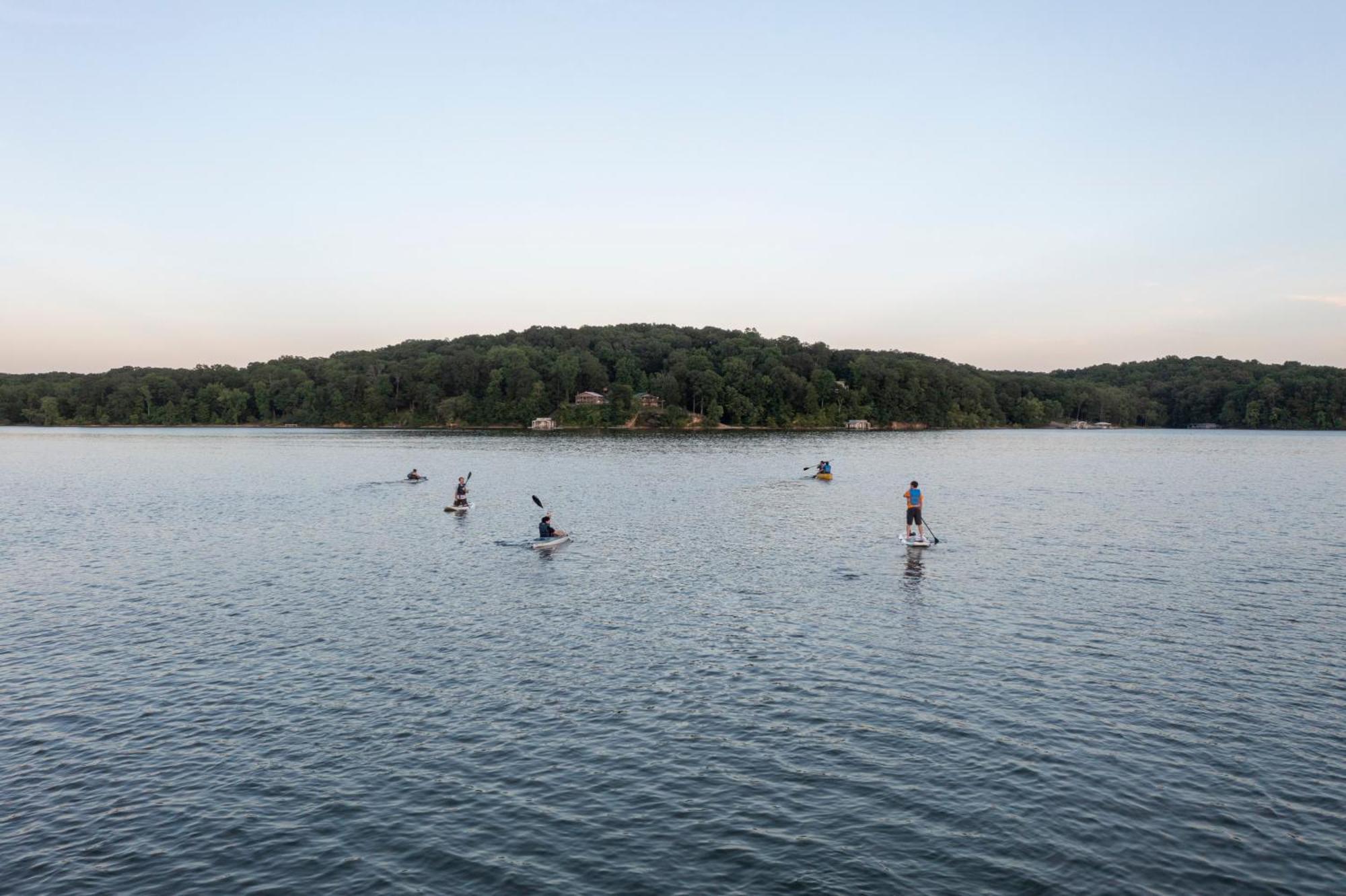 Fox Berry Hill - Lakefront With Dock, Launch & Hot Tub Waverly Exterior foto