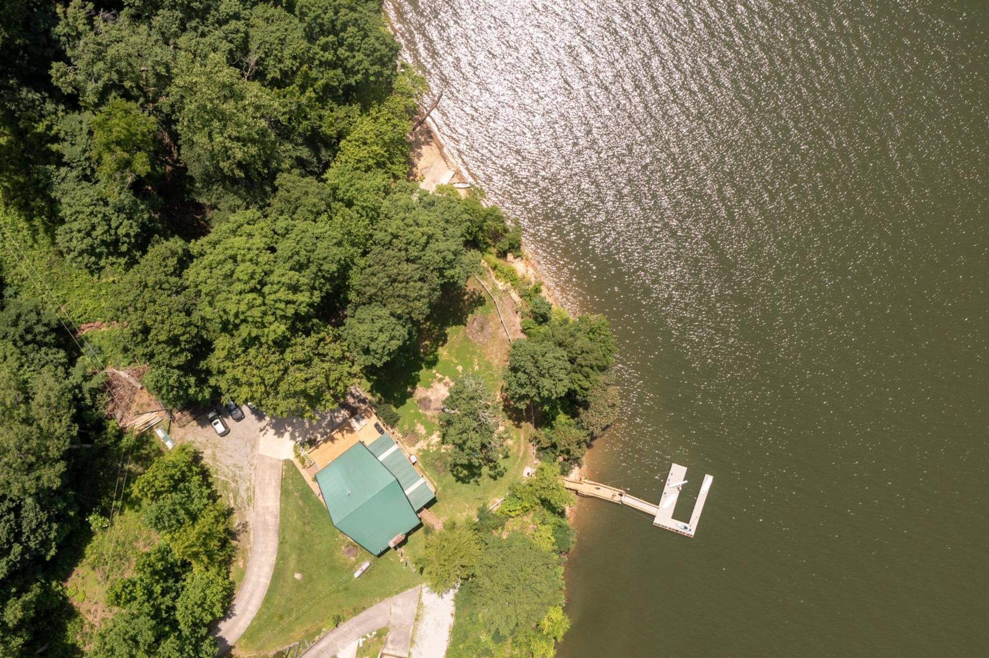 Fox Berry Hill - Lakefront With Dock, Launch & Hot Tub Waverly Exterior foto