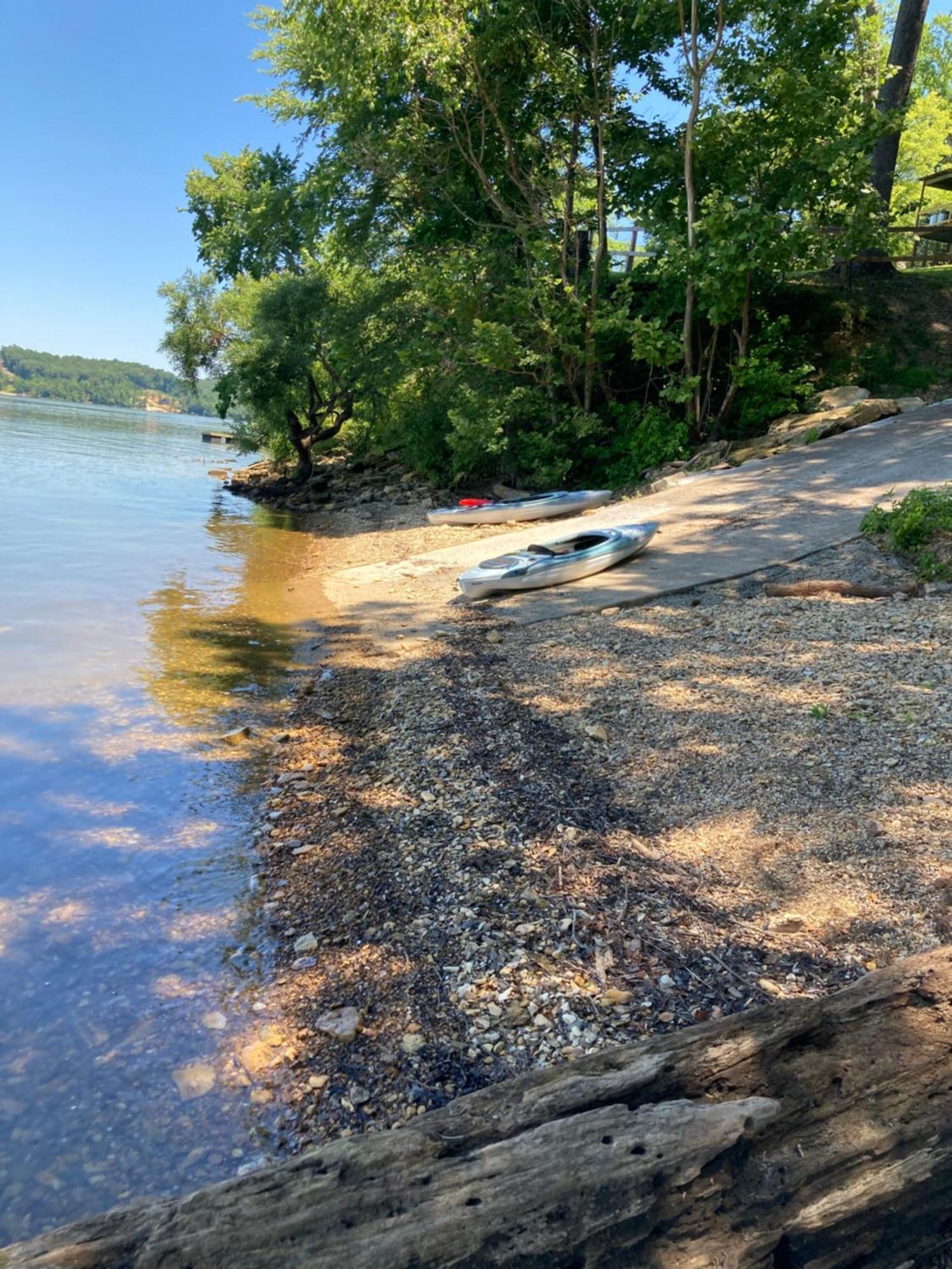 Fox Berry Hill - Lakefront With Dock, Launch & Hot Tub Waverly Exterior foto